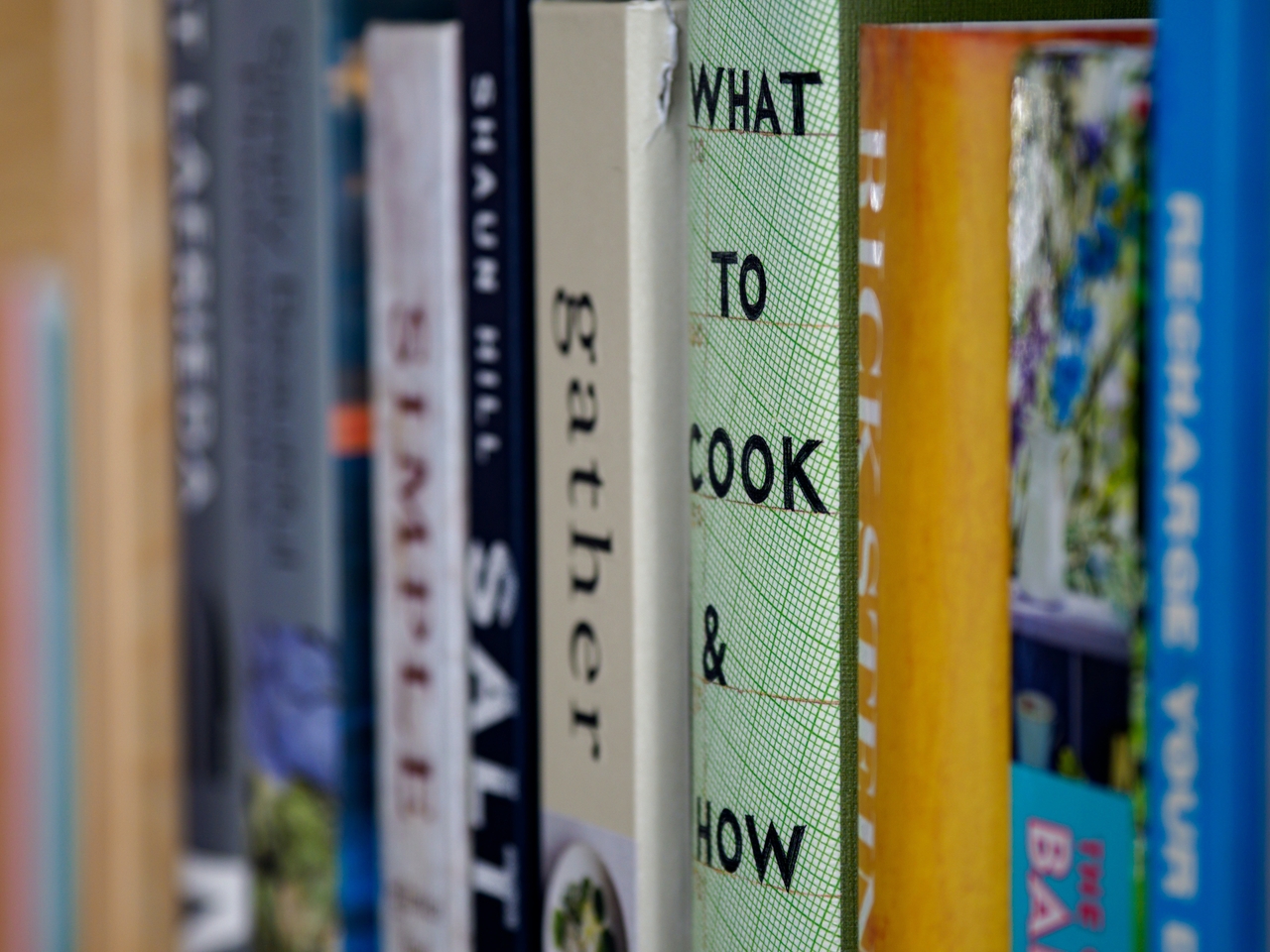 Bookshelve with cookbook